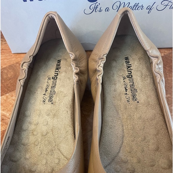 Walking Cradles | Beige Tara Leather Flat Wide Width ZL618 - Picture 6 of 10